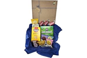 STELLAR SIX Tea and Biscuits Hamper with Tea Malty Biscuit Tea, Matchmakers Cool Mint, Borders Biscuits (x10 Biscuits), 4 Finger Kitkat and Lotus Biscoff Hamper