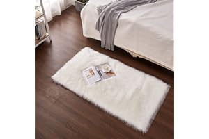 CUMAY Dywan - sztuczne owcze futro, przyjemne, miękkie, długie runo - dywanik przed łóżko, tapczan, do salonu, mata na sofę (kolor: biały, 50 x 150 cm)