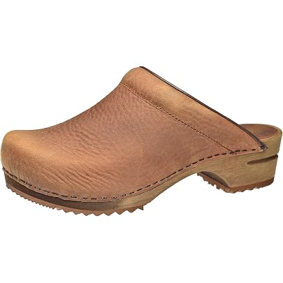 Sanita Sonja Patent - Zoccoli Aperti Donna Pelle Verniciata Rossa (42). Calzature Artigianali Danesi Con Plantare Anatomico Morbido E Suola PU Flessibile.