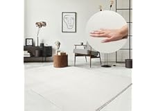 the carpet Relax kuscheliger Kurzflor Teppich, Anti-Rutsch Unterseite, Waschbar bis 30 Grad, Super Soft, Felloptik, Creme, 20