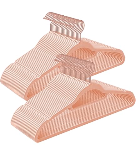 Multipack houten kleerhangers in naturel - 10 stuks - houten hangers met broekstang en 360° draaibaar - pak van 10 garderobehangers, broekhangers, houten beugel met haken Multipack houten kleerhangers in naturel - 10 stuks - houten hangers met broekstang en 360° draaibaar - pak van 10 garderobehangers, broekhangers, houten beugel met haken
