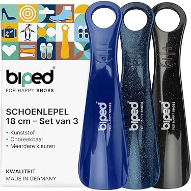 Een Zilveren Toiletset Bestaande Uit Drie Borstels, Een Schoenlepel Haak En Kam Frans Gemerkt Met Minerva En Ruit