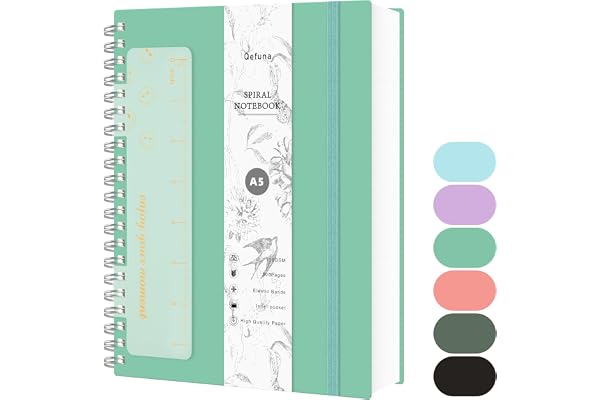 Qefuna Carnet A5 Ligné, 300 Pages à Spirale, Papier Résistant à l'Encre 100g/M², Couverture Rigide PVC, avec Règle, Poches Extensibles, Bandes Elastiques, pour Femme, Homme, 14,5 x 21 cm-Bleu vert