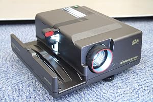Produktabbildung: Braun Novamat 515 AF Diaprojektor mit Autofocus und Kabelfernbedienung