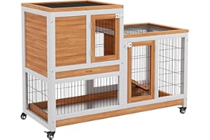 PawHut Cage en bois pour lapins à 2 niveaux avec roues, portes, rampe d’ouverture et 2 plateaux amovibles, clapier pour intérieur 110x50x88 cm naturel et blanc
