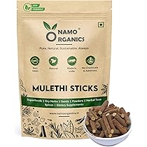 Gimnastikachi oz mushukini yalaydi.