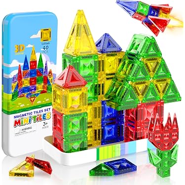 Kit de voyage mini avec tuiles magnétiques pour enfants de 3 à 8 ans, 60 pièces de blocs de construction magnétiques portables avec guide de rangement visuel et base de jeu métallique Kit de voyage mini avec tuiles magnétiques pour enfants de 3 à 8 ans, 60 pièces de blocs de construction magnétiques portables avec guide de rangement visuel et base de jeu métallique