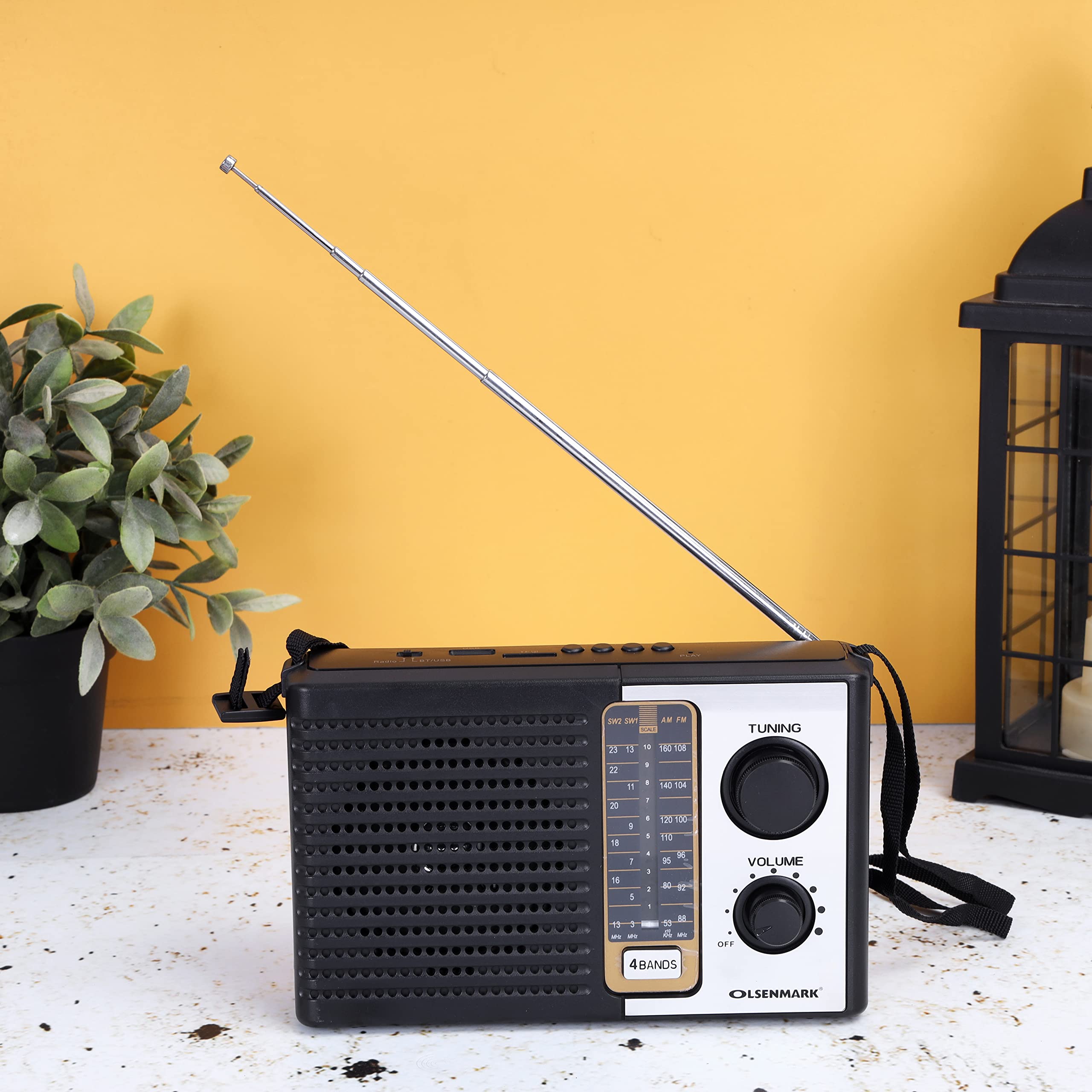 Olsenmark Rechargeable 4 Band Radio