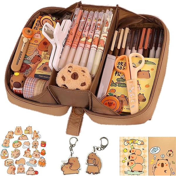 ZenyTra Capybara Pennenetui met 8 verdiepingen, met 50 stickers 2 notitieboeken 2 sleutelhangers, XXL schrijforganizer voor school, kantoor en als cadeau, Kawaii Kapibara complete set