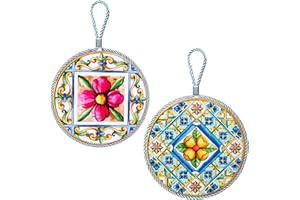 MOORG Piatto Ceramica Decorato da Appendere Set da 2, Decorazioni Cucina da Appendere con Gancetto, Stile Piastrelle Siciliane Maiolica, Piatti da Parete 16x 16 cm con Retro in Sughero