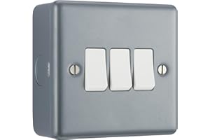 BRITISH GENERAL BG Electric MC543 - Interruptor de pared triple con caja de montaje, 2 vías, resistente a los arañazos, perfil plano industrial, revestimiento de metal, gris, 20 A, 16 AX, MC543