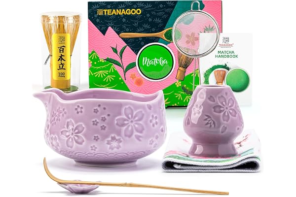 TEANAGOO Lot de 7 fouets à matcha violets avec motif fleurs de cerisier, kit complet de cérémonie, bol Chawan en céramique avec bec, fouet et accessoires, service à thé matcha traditionnel pour lattes