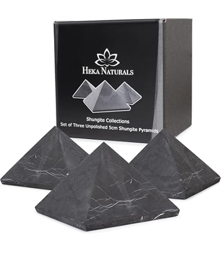 Piramide In Shungite Kashu 5 Cm Lucida Con Fiore Della Vita - Pietra Della Carelia | Decorazione E Benessere