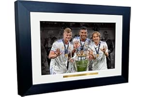 KITBAGS & LOCKERS Marco de fotos firmado A4 de Toni Kroos Casemiro Luka Modric 5 veces campeones de la Liga de Campeones, Real Mardrid, autografiado, marco de fotos de fútbol de fútbol