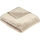 Amazon Basics - Kuscheldecke, aus samtweichem Plüsch - 168 x 229cm - Sand