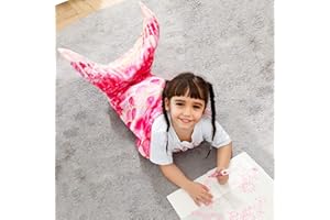 ‎BLOSSOM&THORN Blossom&Thorn Meerjungfrau Decke für Erwachsene und Kinder, Universelle Schlafdecke aus Flanell als Meerjungfrauenflosse (100 cm x 140 cm, Rot)