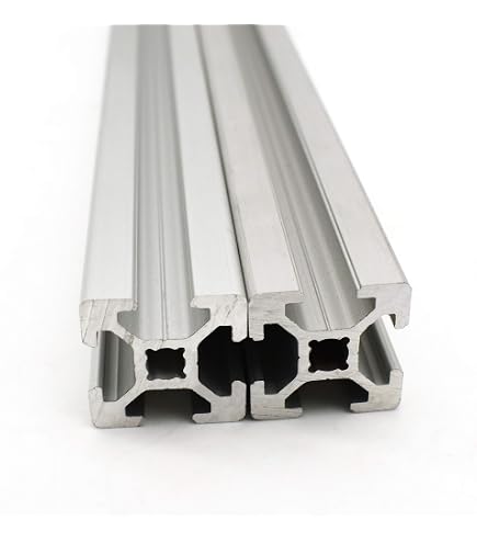 1 profilo in alluminio, scanalatura da 6 mm, 20 x 20 mm, taglio 800 mm 1 profilo in alluminio, scanalatura da 6 mm, 20 x 20 mm, taglio 800 mm