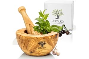 SOLTAKO Mortero y Maja Madera de Olivo - Mortero cocina, Juego de mortero y mano de madera de olivo - Molinillo para pimienta, especias, hierbas - Cuenco Robusto - Cocina Artesanal - Ø 14cm aprox.