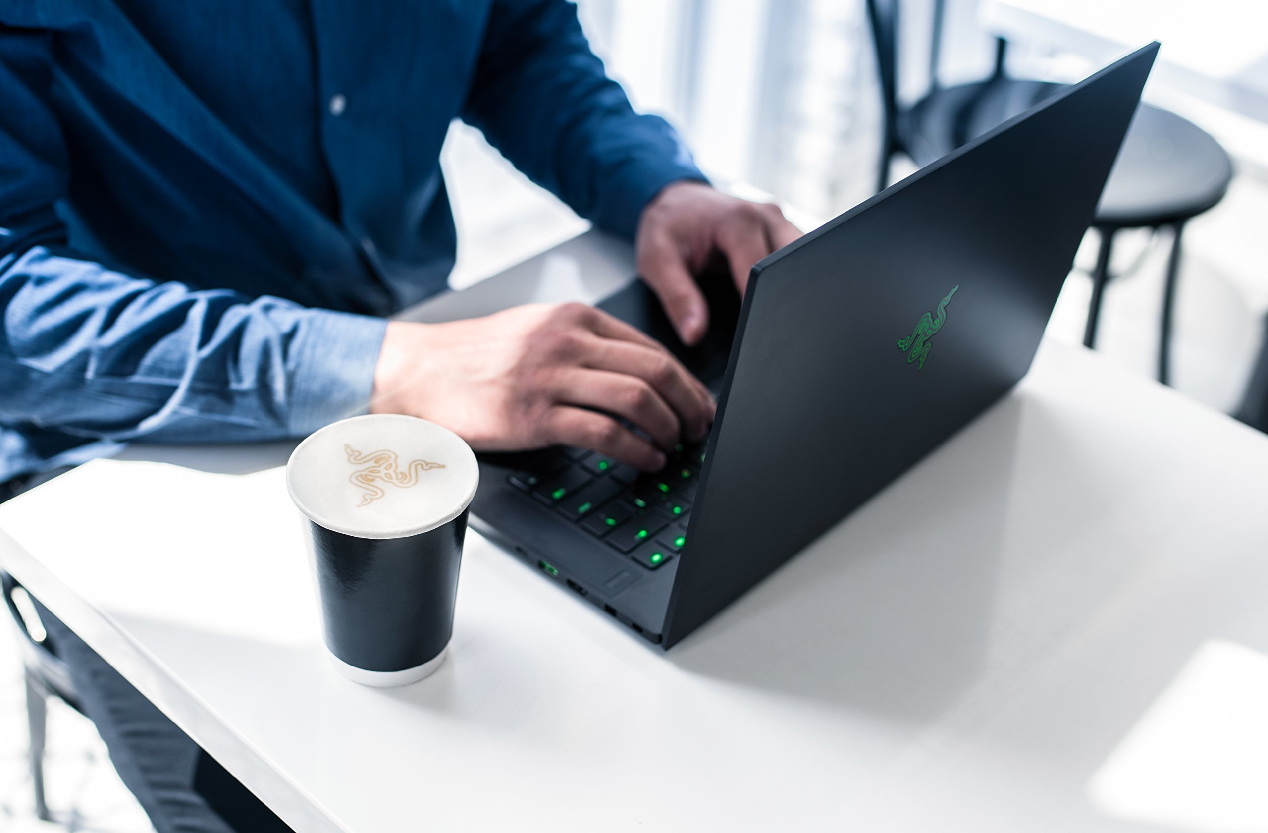 Razer Blade 15.6 Inch 144Hz Full HD Gaming Laptop (Black) (Edge-to-Edge, GeForce GTX 1070 Max-Q, 8th Gen Intel Core i7, 256 GB SSD, RGB Chroma Lighting and UK-Layout) (Certified Refurbished) - Image 3