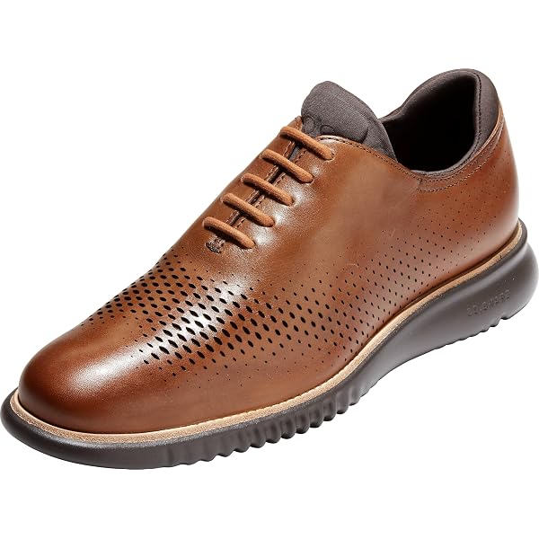 Cole Haan Men display picture 1