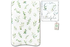 LILLALOHA Housse Matelas à Langer 50x70cm Extensible – 100% Gaze de Coton Bio GOTS, Sain, Ultra Doux et Respirant – Idéal Peaux Sensibles – Coffret Cadeau Prêt à Offrir – Motif Mixte, Eucalyptus