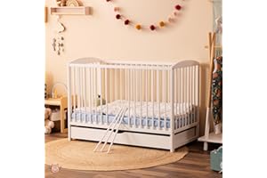 Alcube® Mitwachsendes Babybett 60x120 EMMI inkl. Schubladen und Lattenrost Gitterbett 120x60 cm Baby Bett Höhenverstellbar und Umbaubar Beistellbett mit entnehmbaren Stangen - Weiß