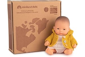Zestaw upominkowy Miniland Dolls: Azjatycka lalka dla niemowląt 21 cm Plus zestaw morza, 31215