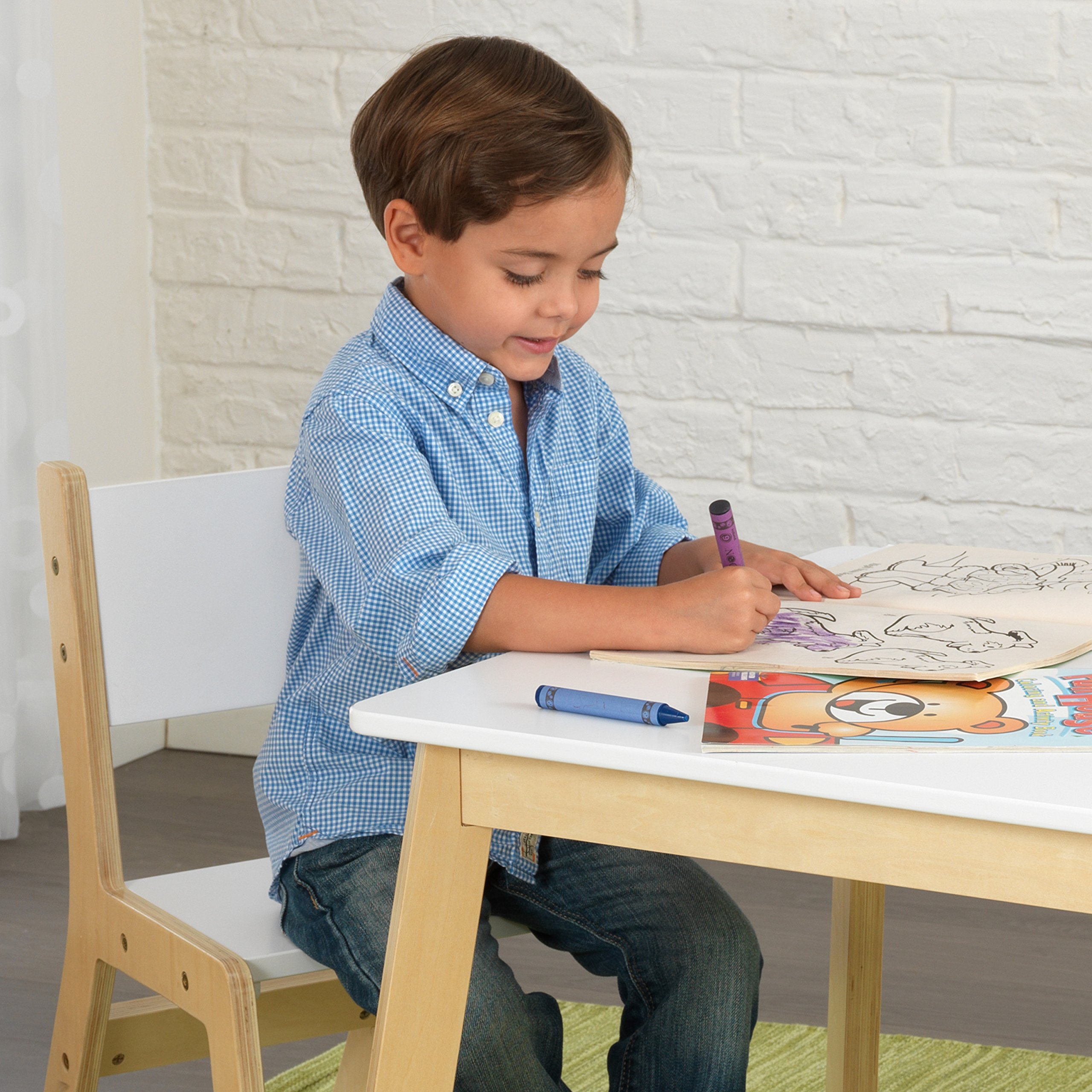 KidKraft-27025-Table-en-bois-blanc-moderne-avec-2-chaises-Meubles-pour-chambrepice-de-jeu-pour-enfant