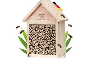 Nature Conform Bienenhotel aus Naturholz - NEUAUFLAGE 2024 | Insektenhotel Saubere Verarbeitung mit Bambusröhrchen | Nisthilfe Wildbienenhotel Garten und Balkon | Bienenhaus