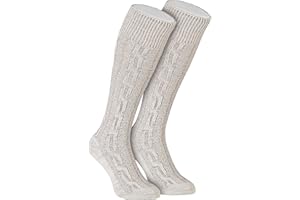 Gloria wears Trachten Socken Beige