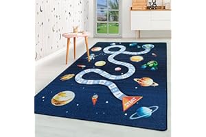 ‎HOMEBYHOME HomebyHome Kurzflor Kinderteppich für Jungen und Mädchen 100 x 150 cm Marineblau Planet Design - Waschbarer Teppich Extra Weich und Antiallergen - Teppich für Kinderzimmer, Babyzimmer und Spielzimmer
