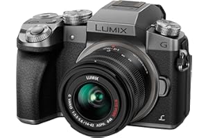 Panasonic DMC-G70KEG-S Lumix Systemkamera (16 Megapixel, 4K Video, 7,5 cm (3 Zoll) Touchscreen, WiFi) mit Objektiv Lumix G Vario F3,5-5,6/14-42 Asph/OIS silber