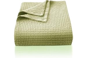 ‎CHUFFED CHUFFED 100% Baumwolle Decke 150 x 200 cm, Weiche und Atmungsaktive Tagesdecke, Waffelmuster Leichte Decke als Sofadecke Couchdecke, Weich Kuschelige Wohndecke Wohnzimmer, Sofa Couch Avocado Green