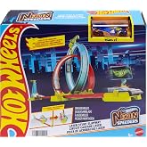 Hot WHeeLS Neon Yarışlar &Ccedil;ifte &Ccedil;emberde Yarış Seti | 1 Tekerlek araba, &uuml;&ccedil; renkli par&ccedil;a i&ccedil;erir, diğer setlere bağlanır ve kola