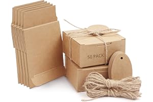 Belle Vous Lot de 50 petites boîtes cadeaux avec couvercles – Boîtes en kraft marron pour cadeaux avec corde et étiquettes – Boîtes à dragées de mariage – 7,5 x 7,5 x 3,5 cm