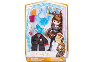 HARRY POTTER-WIZARDING WORLD - MUÑECA HERMIONE GRANGER LUMINOSA 20 CM - Figura Hermione Luminosa de 20 cm con Patronus, 7 Accesorios y Túnica Hogwarts - 6063882 - Juguetes Niños 5 Años +
