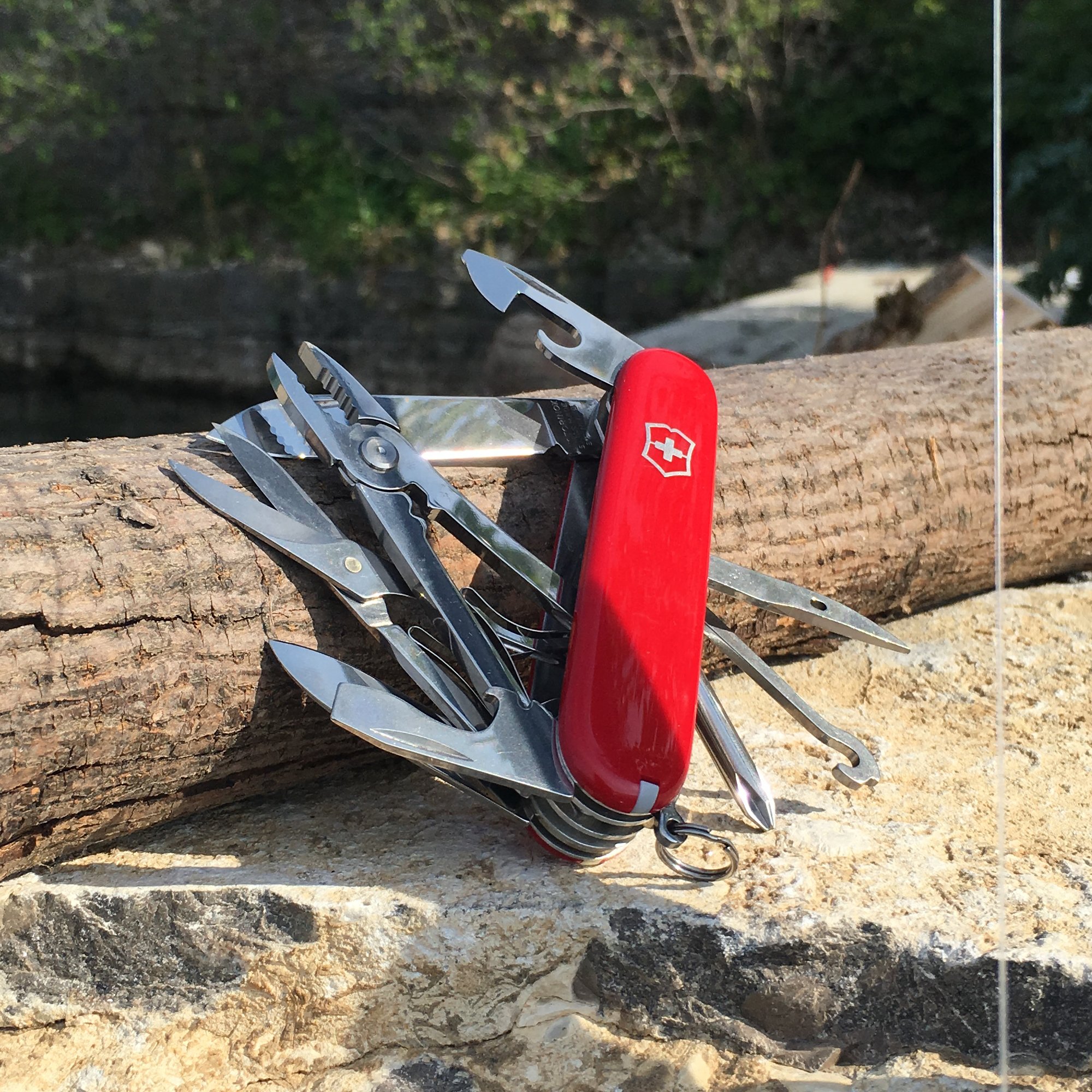 Victorinox Deluxe Tinker Swiss Army Pocket Knife, Medium, Multi Tool