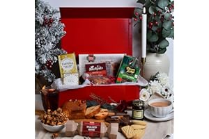 AMAMITRADE Traditional Treats Hamper - Premium Christmas Food Hamper For Couples, Families - With Mulled Wine Spice (Makes one Bottle), Tea, Fruit Cake, Mint Chocolate - Festive Treats - Xmas Gifts For Men Women