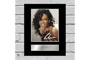 Ikoniska bilder Rihanna-tryck digitalt signerat 25 x 20 cm monterad fotovisning