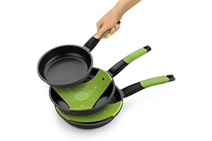 BRA Prior Set de 3 Sartenes, 20-24-28 cm, Aluminio Fundido Antiadherente, con Dos Salvamanteles Safe Verdes, Aptas para Todo Tipo de Cocinas Incluida Inducción