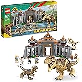 LEGO Jurassic Park Centro Visitatori: l’Attacco del T. Rex e del Raptor con 2 Dinosauri Giocattolo, Scheletro di Dino e 6 Min