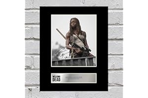 ICONIC PICS Photo dédicacée encadrée de Danai Gurira en tant que Michonne ; The Walking Dead # 1 avec autographe