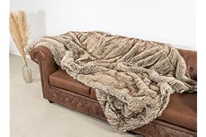 ‎QUANTUM INTERIOR BY MAXLAND Quantum Interior by Maxland Kuschelige Felldecke Simba in Wolf Felloptik, Hochwertige Kuscheldecke Fellimitat XXL - unterscheidliche Farben und Größen (220 x 240 cm, Simba/Wolf)