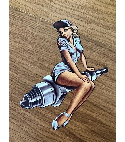 BIGGER BOMB BETTER BOOM Sticker – PinUp Lady, V8, Youngtimer Fun – NOS-0036