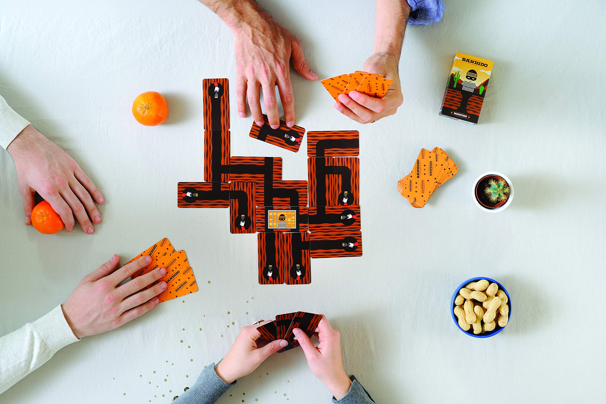 Helvetiq - Bandido, Juegos Educativos 6 Años O Más, Juegos De Mesa para Niños, Juego De Cartas para Niños, Juego Cooperativo, Jugar En Familia, Juego De Viaje, 15 Min. 1-4 Jugadores - Imagen 4