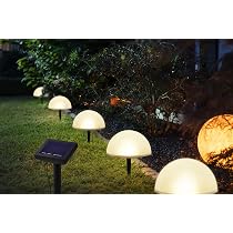 Lunartec Außenbeleuchtung: Solar-Bodenlichterkette Mit 5 Warmweißen Halbkugeln, Lichtsensor, IP44 (Wegeleuchten, Solar Lichterkette Halbkugel, Bodenleuchte