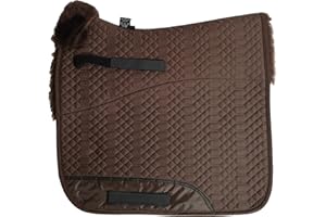 Engel Reitsport | SCHABRA1-D-MOC-MOC | Schabracke | Steppstoff | Lammfell im Sattelbereich | half lined | Fellkranz vorne | Dressur | Stoff mocca Fell mocca