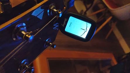 Fácil de Usar Bajo para Guitarra con 5 Modos Afinador de Clip para  Principiantes y Profesionales 2 Pilas, 3 Púas y 1 Portapúas Souidmy Afinador  de Guitarra Violín y Cromático Ukelele Afinadores