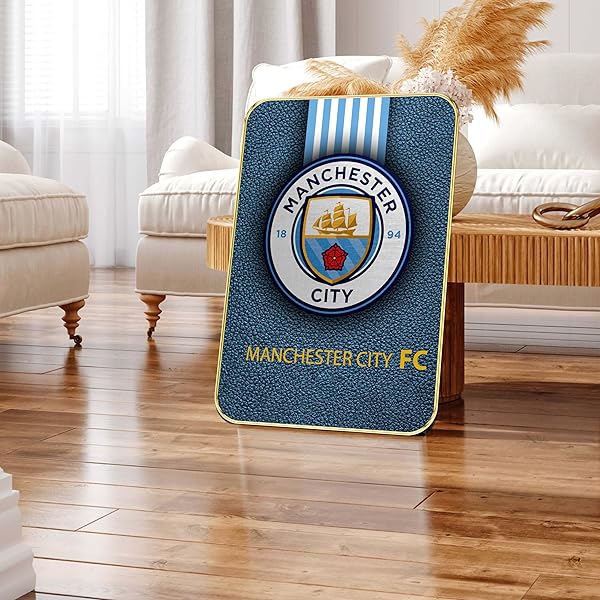 Manchester City The young guvnors 洋書新品 Manchester City : Clayton, David, Guardiola, Pep: Amazon.in: Books