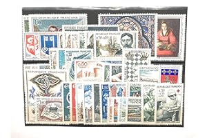 Lot pour collection comprenant les 43 timbres authentiques et neufs de France de 1966. N’ 1468 à 1510. Par Des Livres Express